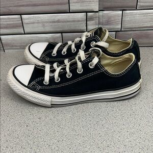 Converse All Stars Classic Chuck Taylor’s  Black and White Kids Sneakers size 2Y